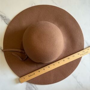 Like New Old Navy Classic Brown Women's Hat. Small/Medium. Barely used.